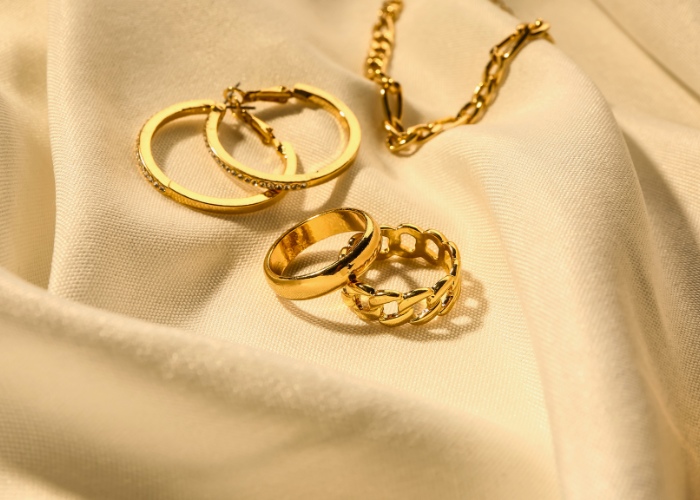 Schmuck gravieren lassen in Hannover – Persönliche Gravur auf Ringen & Ketten